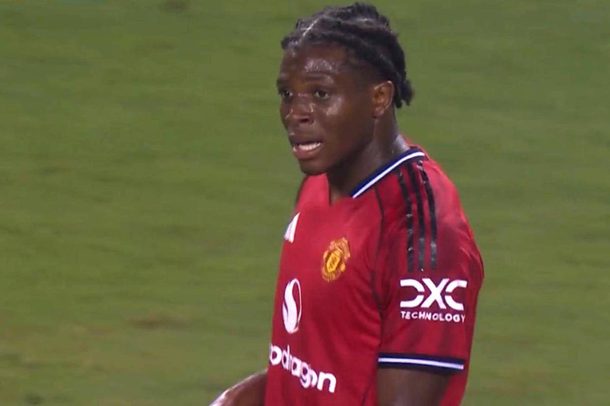 阿莫林钦点曼联首签可成新门德斯，让他学大巴黎铁闸！球迷却对其不满